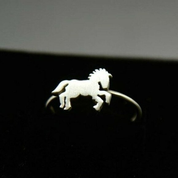 NWOT Silver Horse Ring - Picture 4 of 10